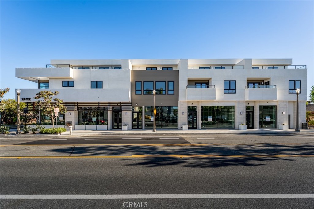 24722 Del Prado 302 — photo