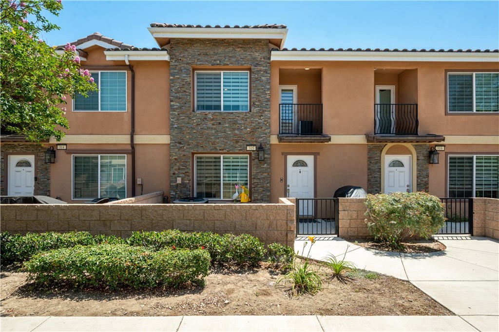 16408 Valencia 315 — photo