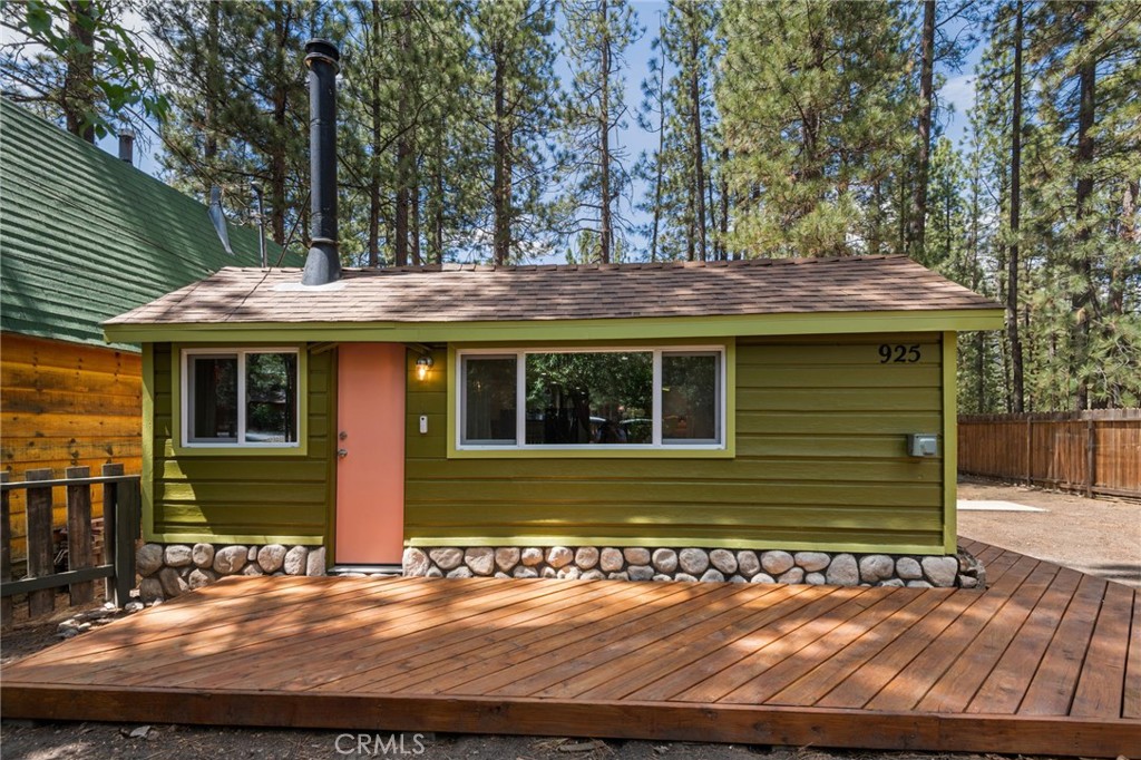925 W Rainbow Boulevard — photo