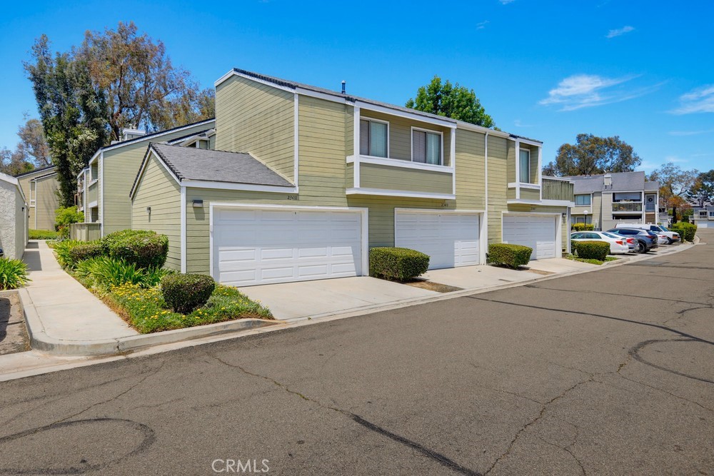 23411 Cambridge — photo