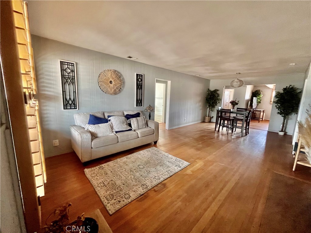 17259 Miller — photo
