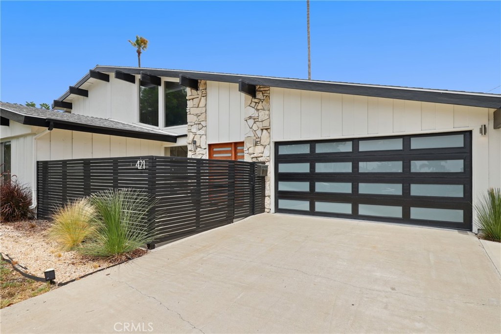 421 Larry Lane — photo