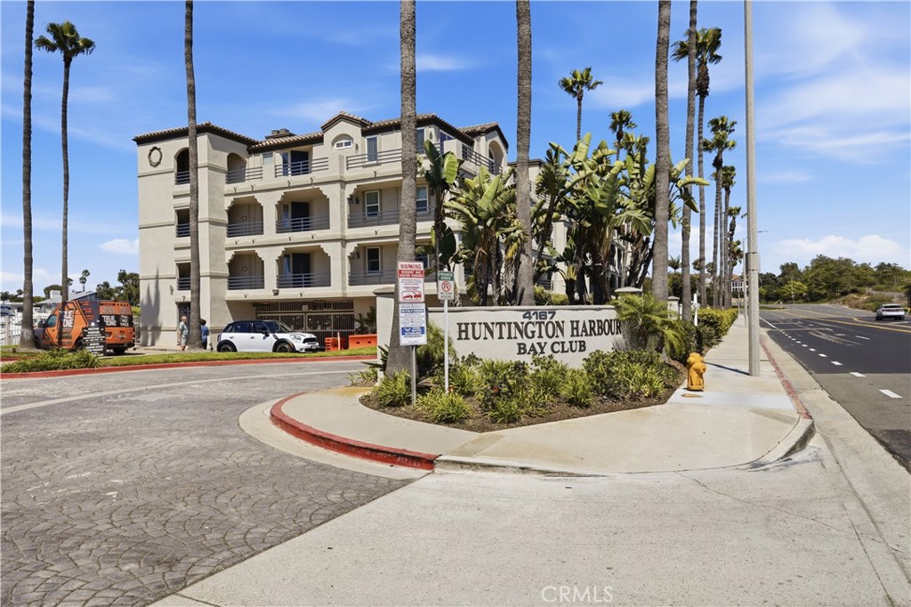4167 Warner 205 — photo