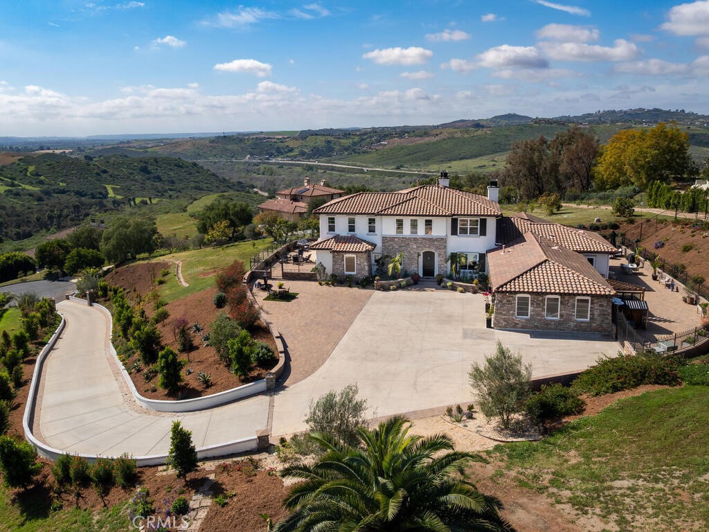 1210 Clos Duval — photo