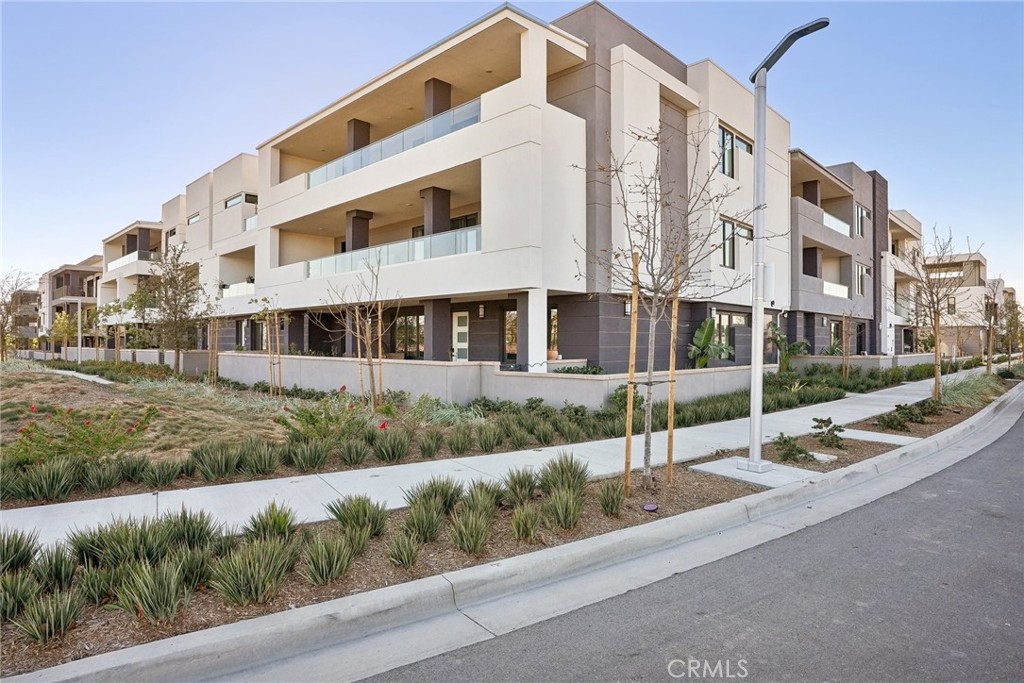 16123 Dawn Way 303 — photo