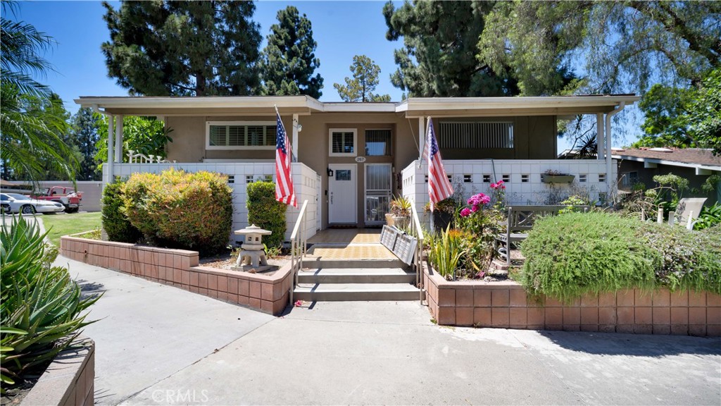267 Avenida Sevilla C — photo