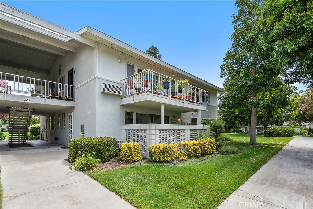 328 Avenida Carmel B — photo