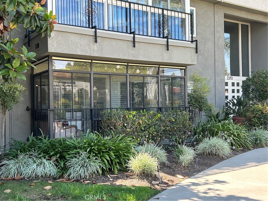 2393 Via Mariposa W 1-G — photo