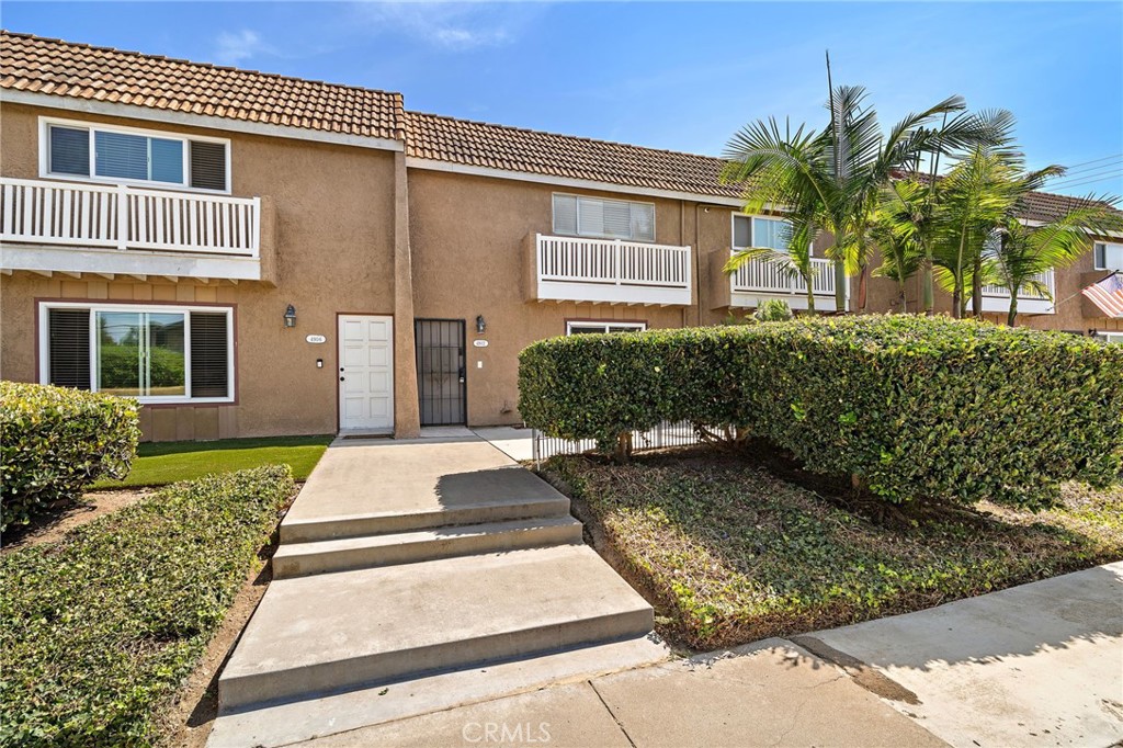4902 Pearce — photo