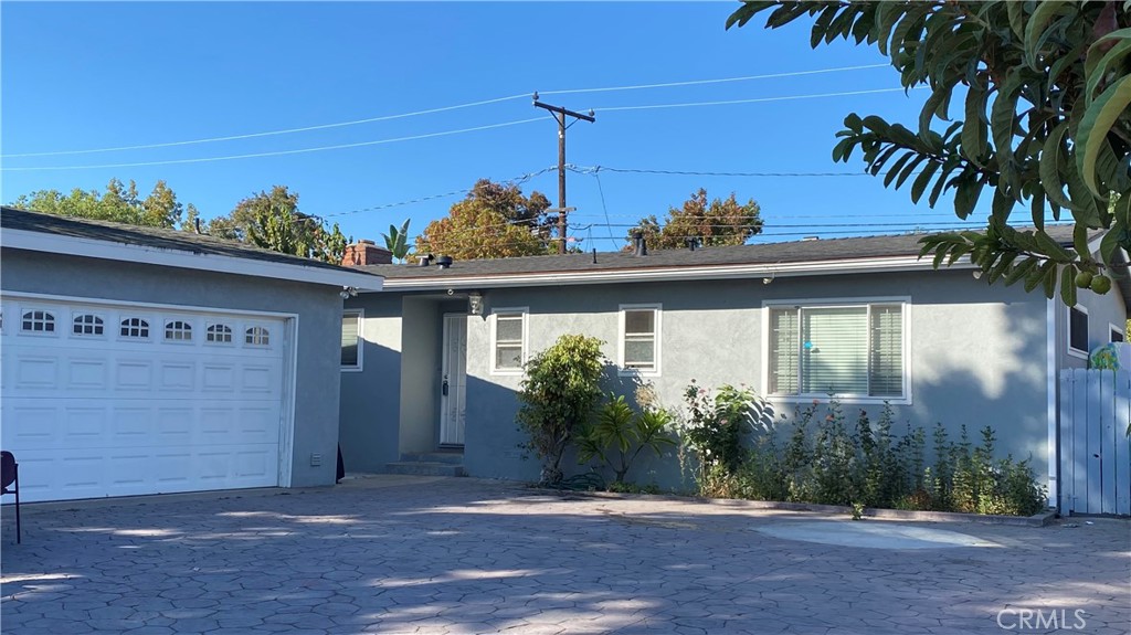 1130 S Douglas Street — photo