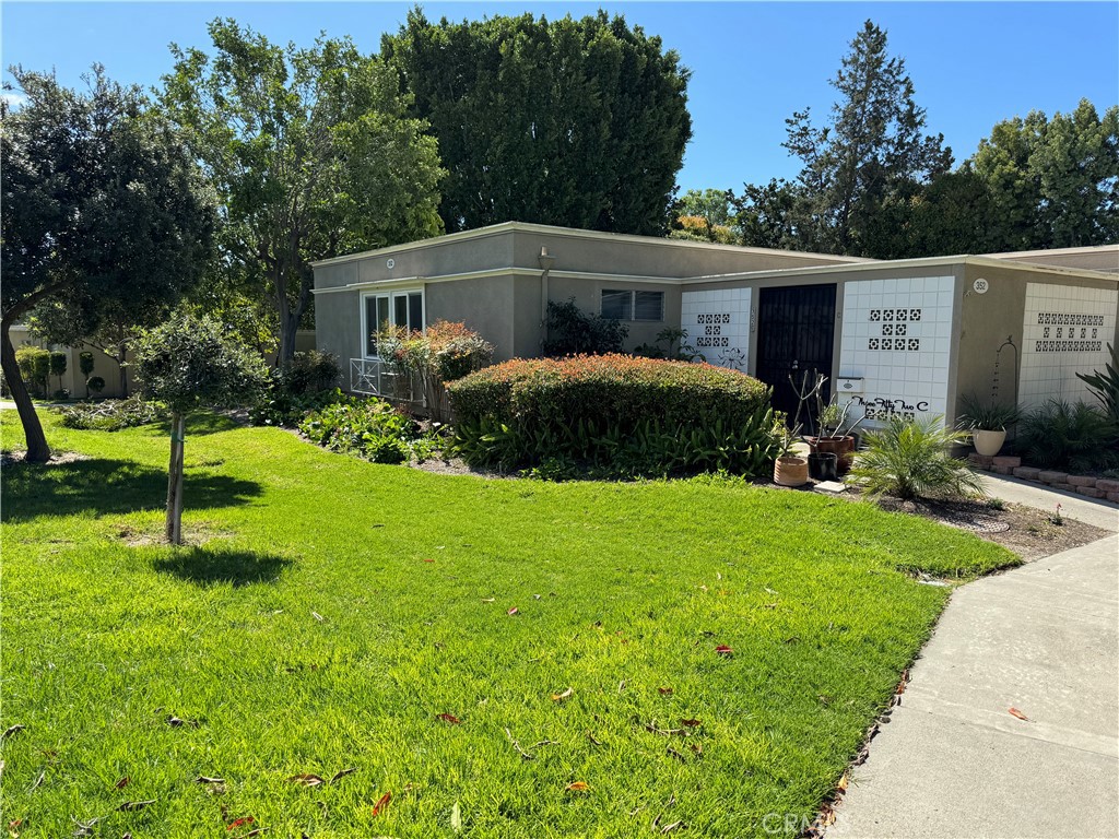 352 Avenida Sevilla C — photo