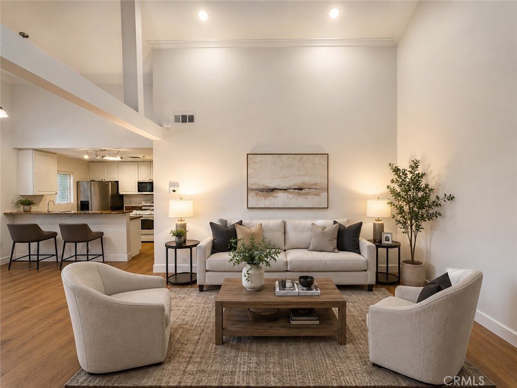 729 S Knott 231 — photo