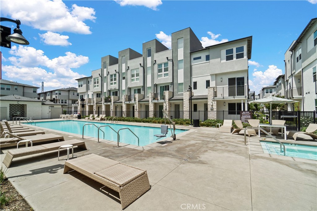 1302 W Bushell Street — photo