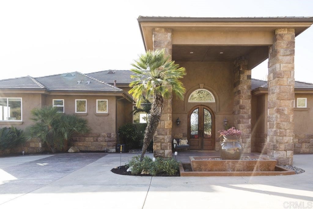 9124 Shadow Hill — photo