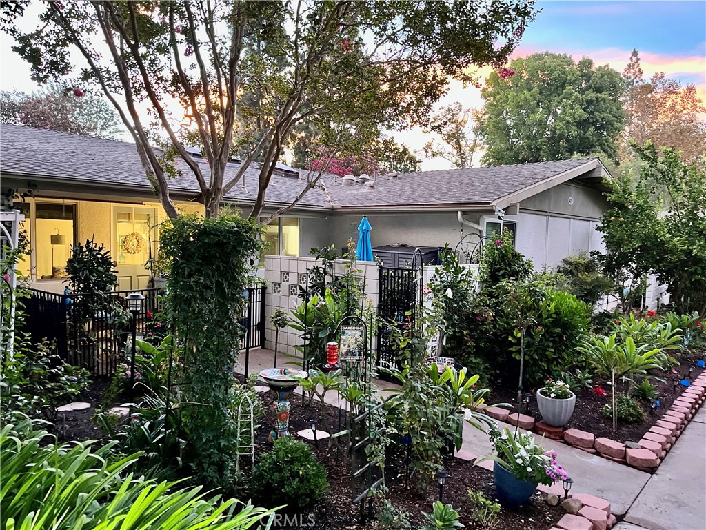 471 Calle Cadiz H — photo