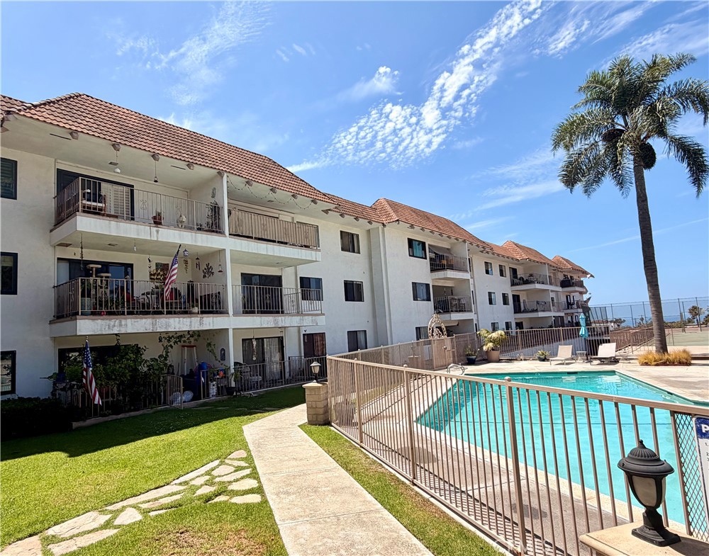 2501 S El Camino Real 320 — photo