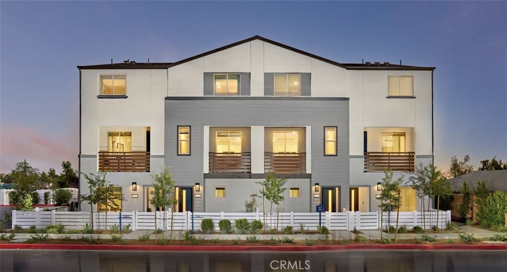 1304 W W Oak Crest Paseo — photo
