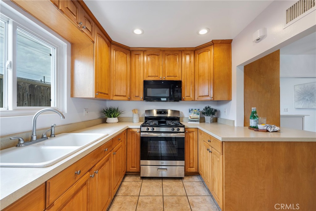 116 E Hoover, Orange, CA 92867 — photo 2