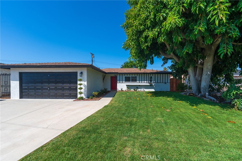 1727 Santa Ysabela — photo