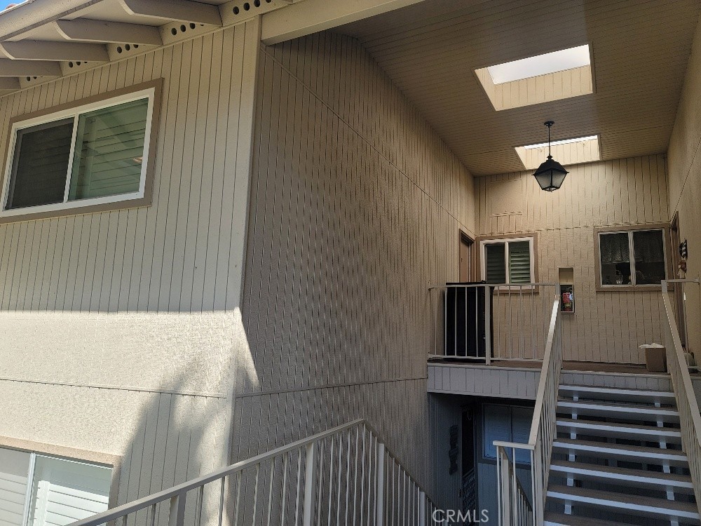 2185 Via Mariposa P — photo