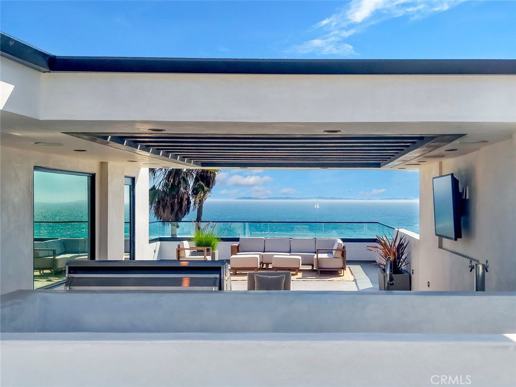816 Pacific Coast Highway — photo