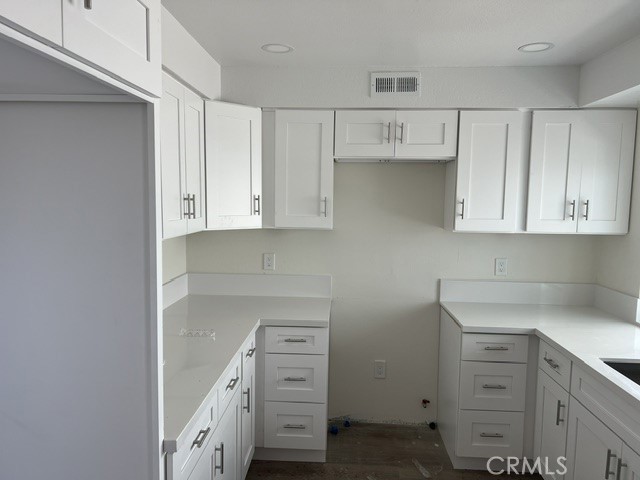 2635 E Almond B — photo