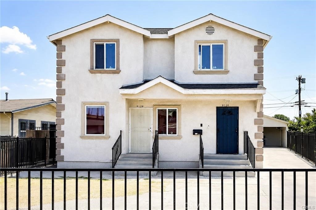 9128 Menlo — photo