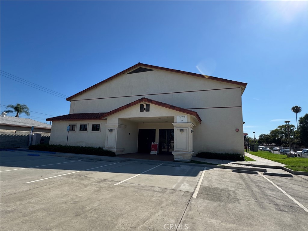12791 Yorba — photo