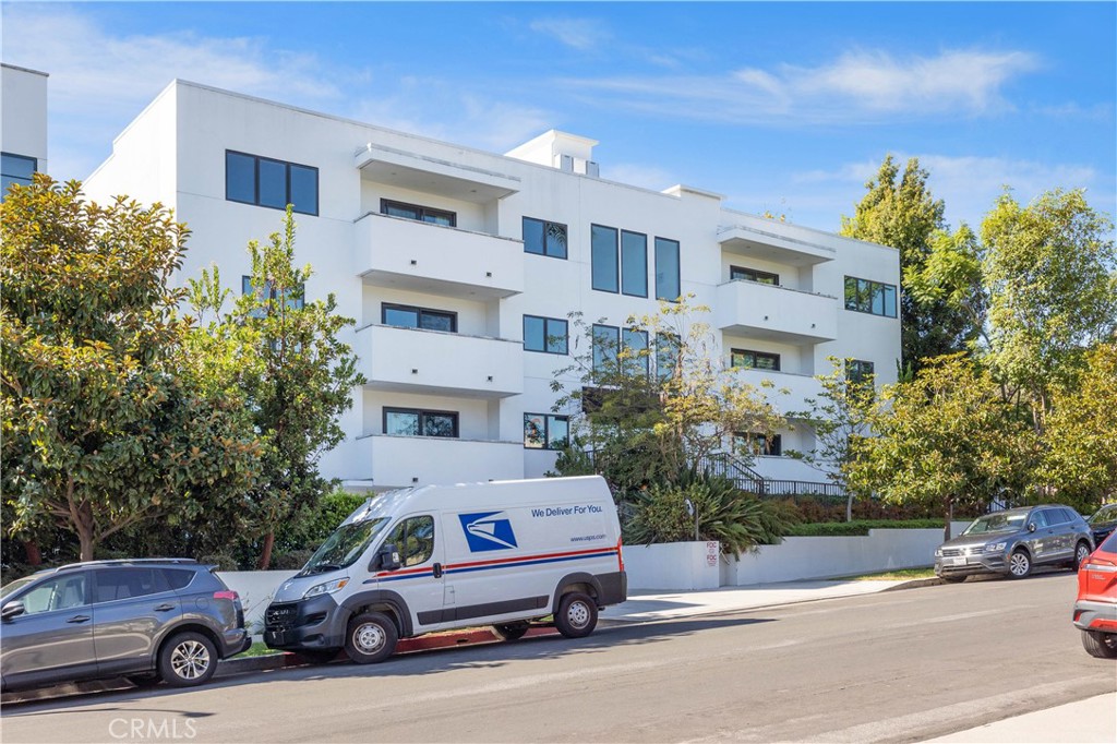 853 S Lucerne 306 — photo