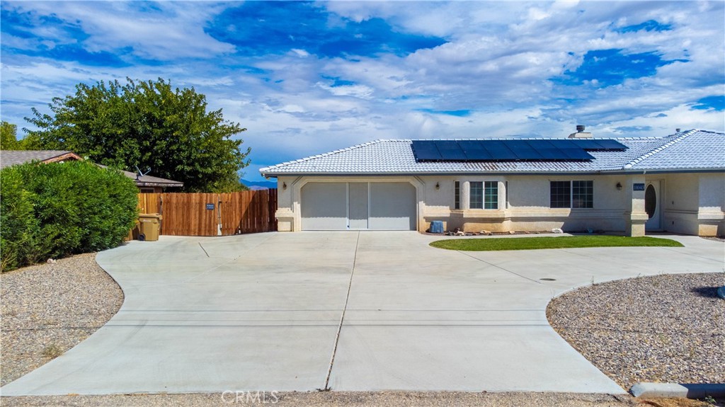 11043 Pinon Avenue — photo