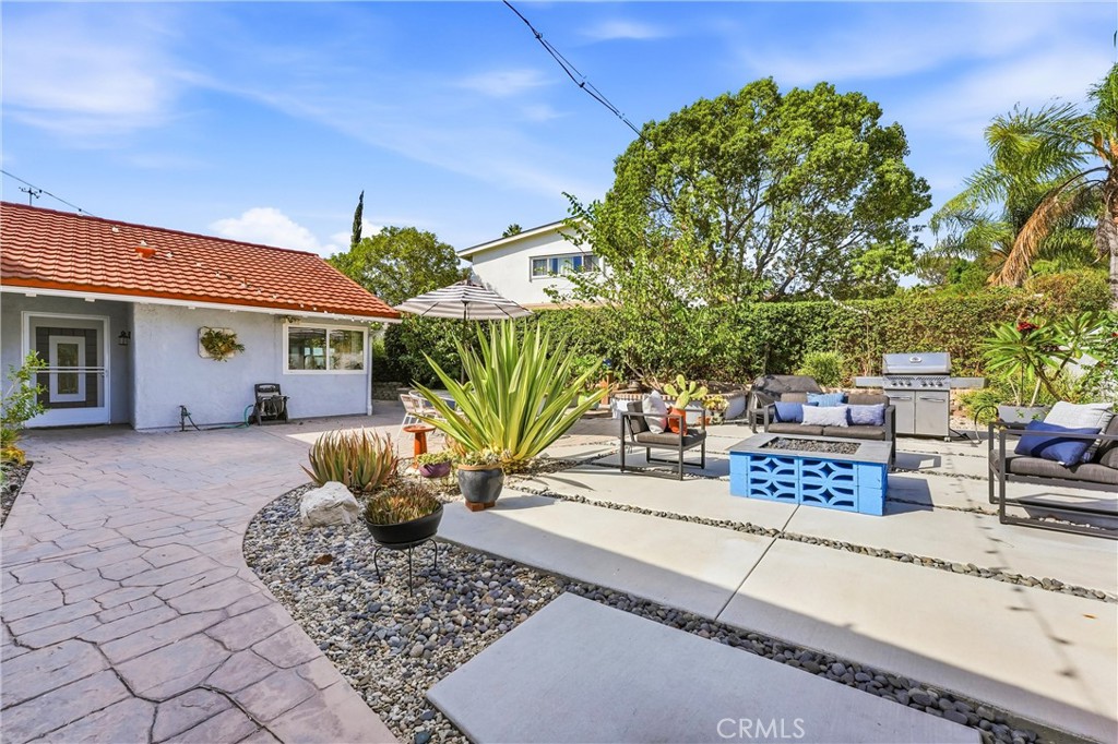 22651 La Vina — photo