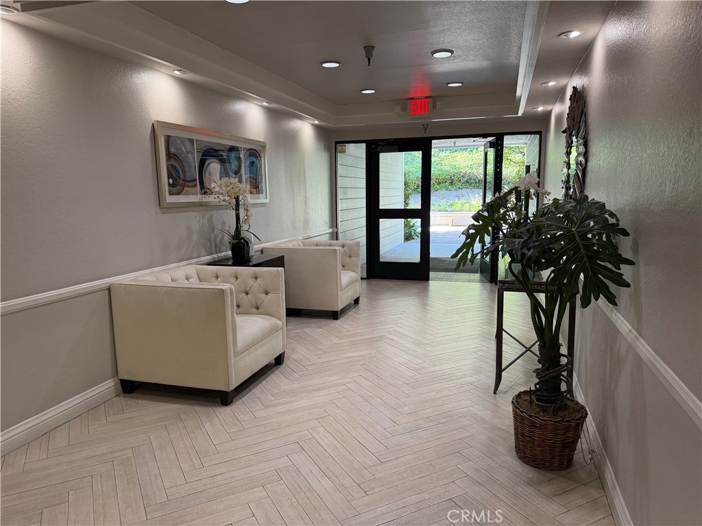 280 Cagney 204 — photo