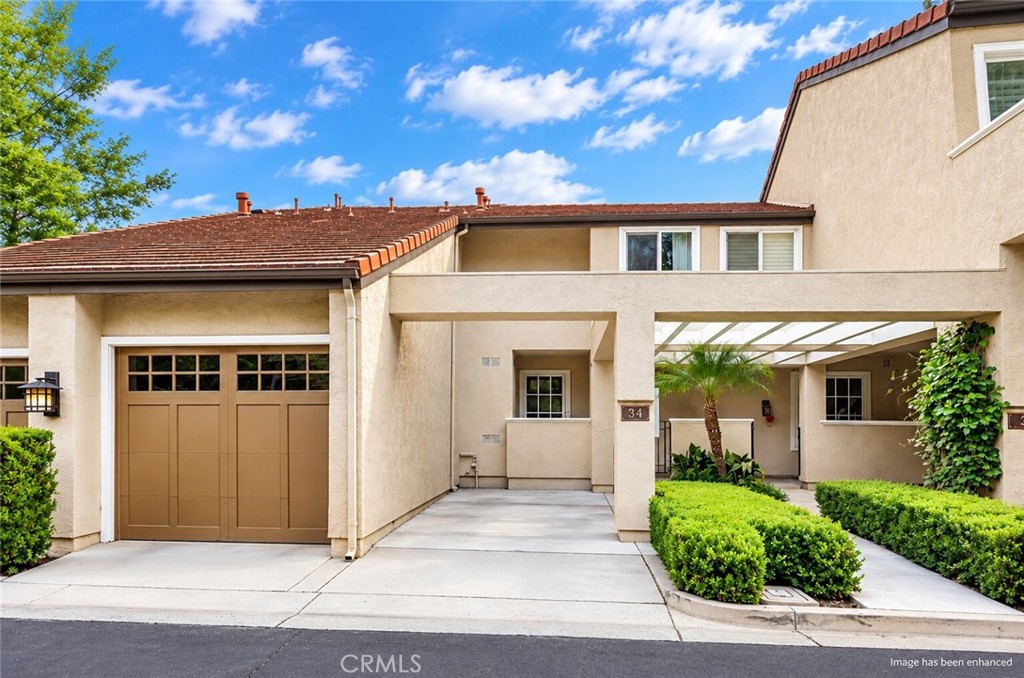 34 Stanford Court — photo