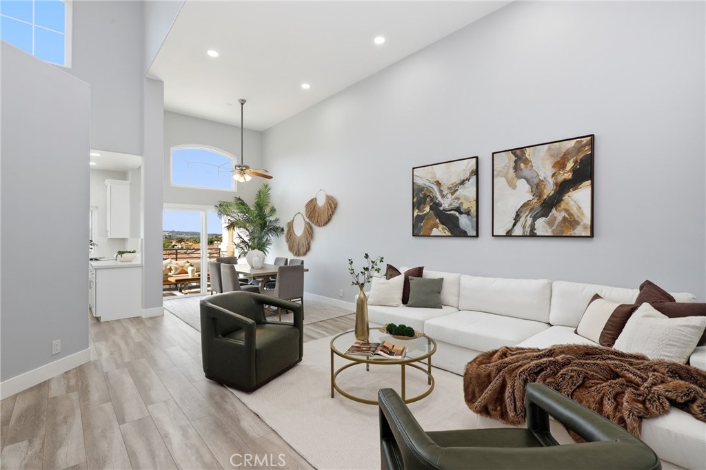 28815 El Adolfo — photo