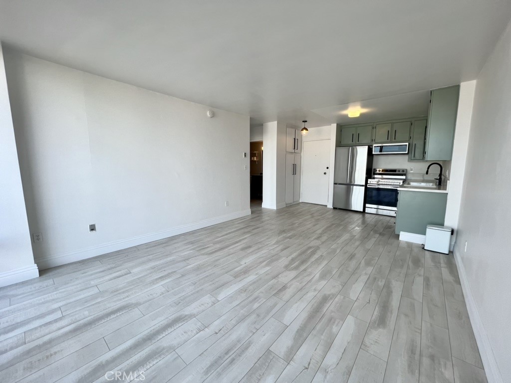375 Atlantic 501 — photo