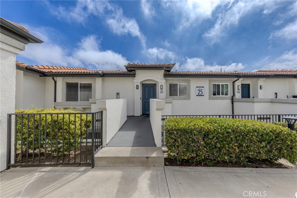 30902 Clubhouse 25H — photo