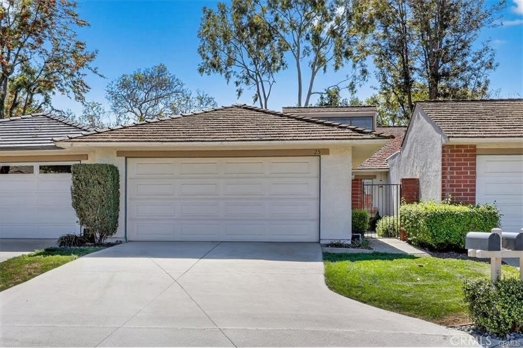 25 Dogwood S — photo