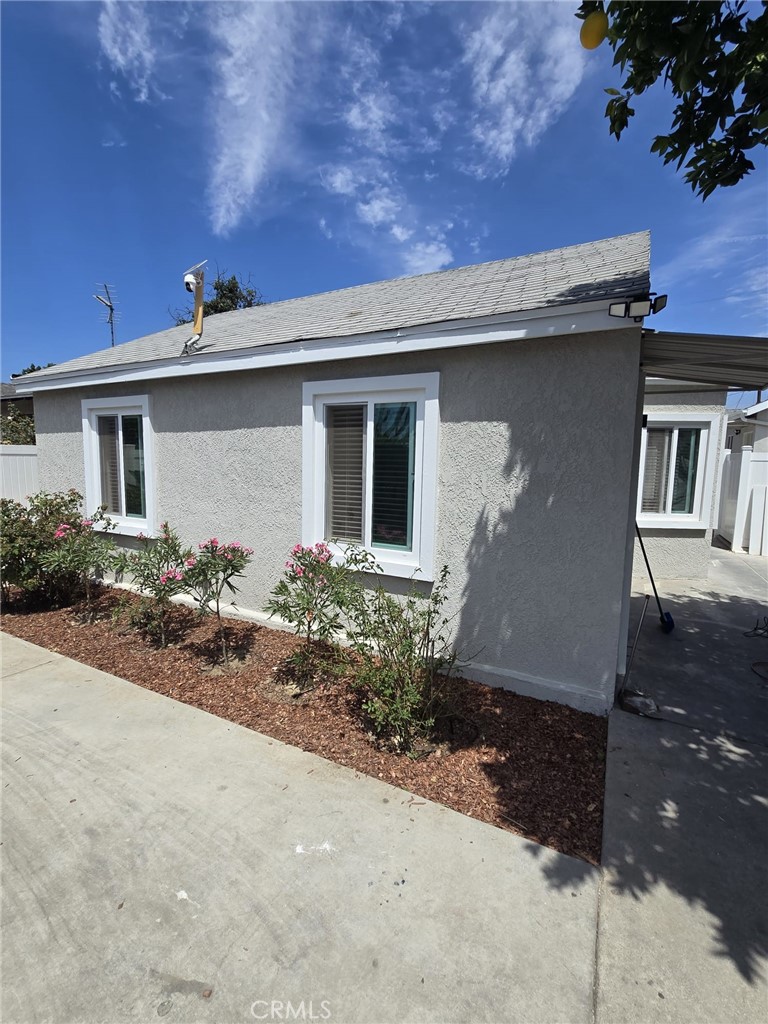 15417 15419 Tuba Street — photo