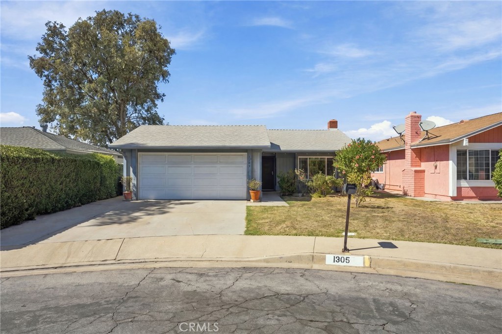 1305 Raleo Avenue — photo