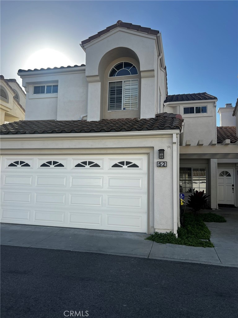 52 Almador — photo