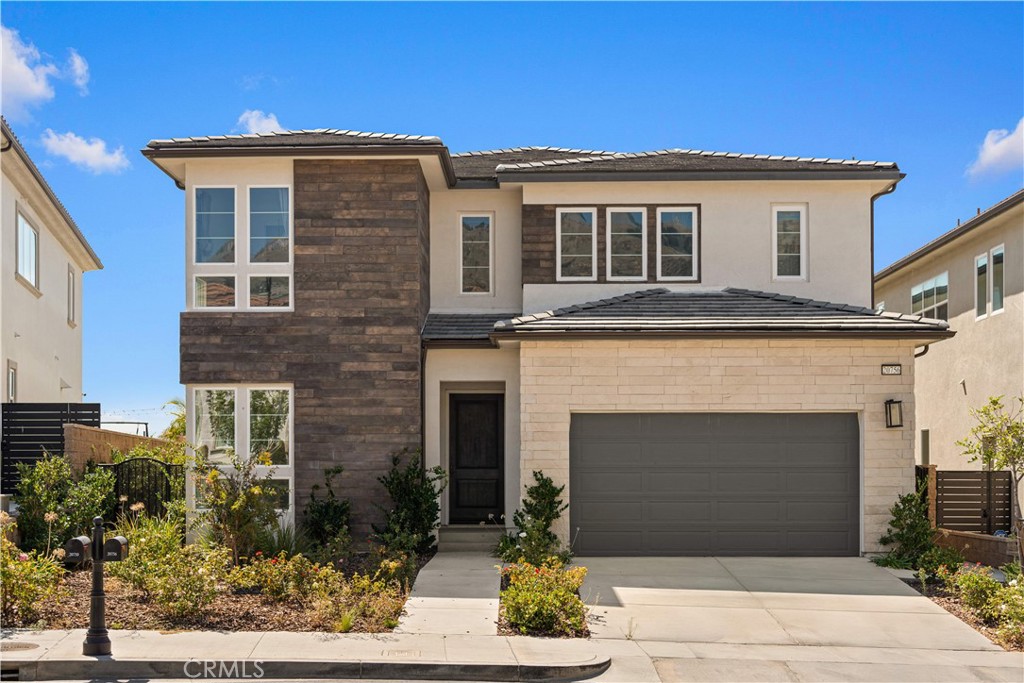 20756 W Bluebird Court — photo