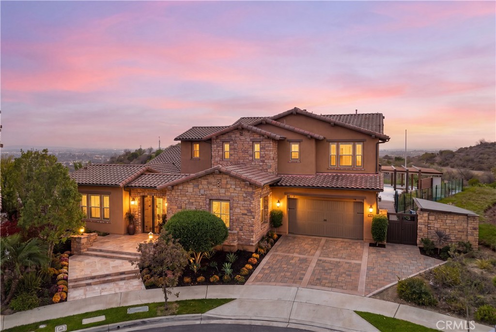 2252 E Rosecrans Court — photo