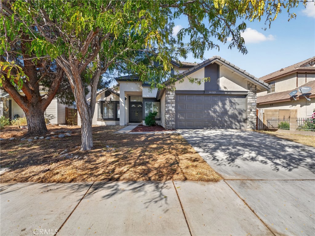 44529 Aspen Street — photo