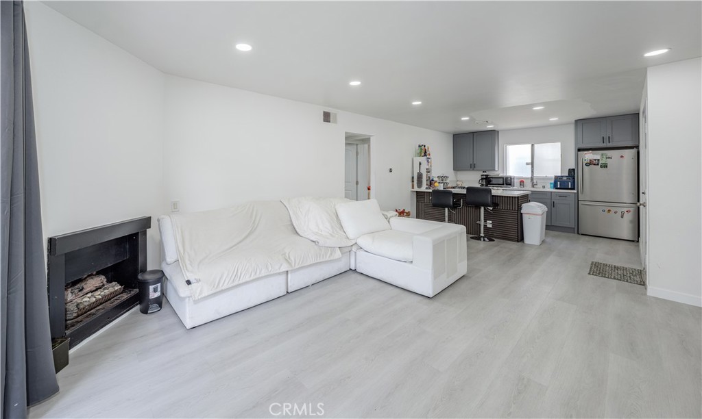 2803 S Fairview C — photo