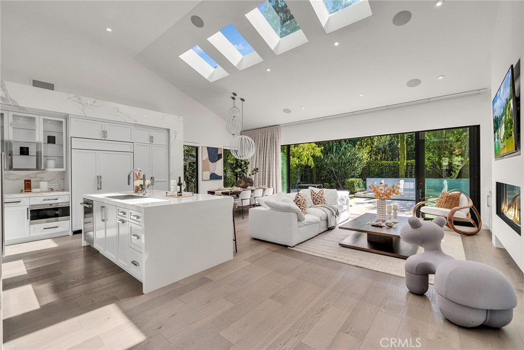 10 Rue Cannes — photo