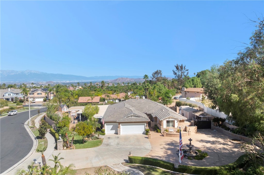 2551 Rosser Dr — photo