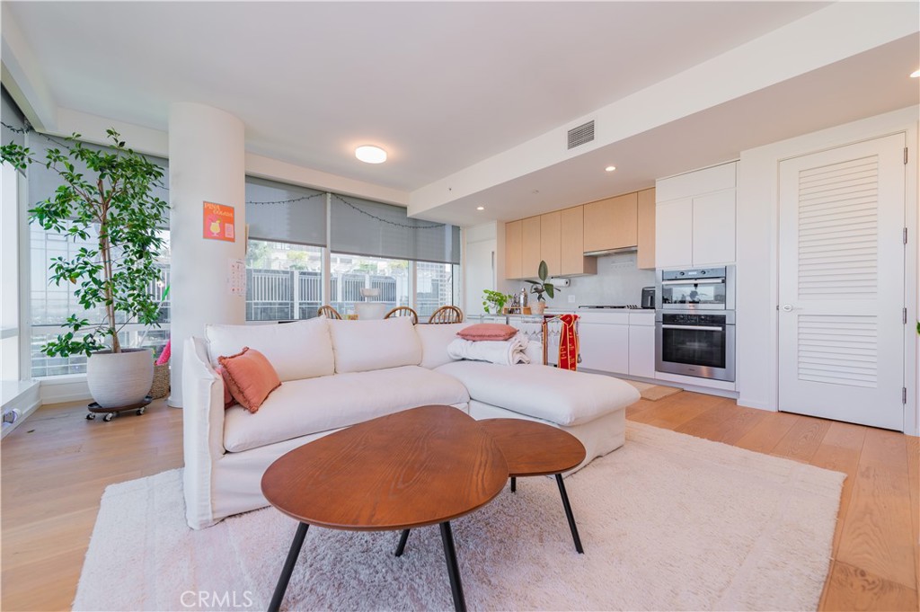 877 Francisco 2502 — photo