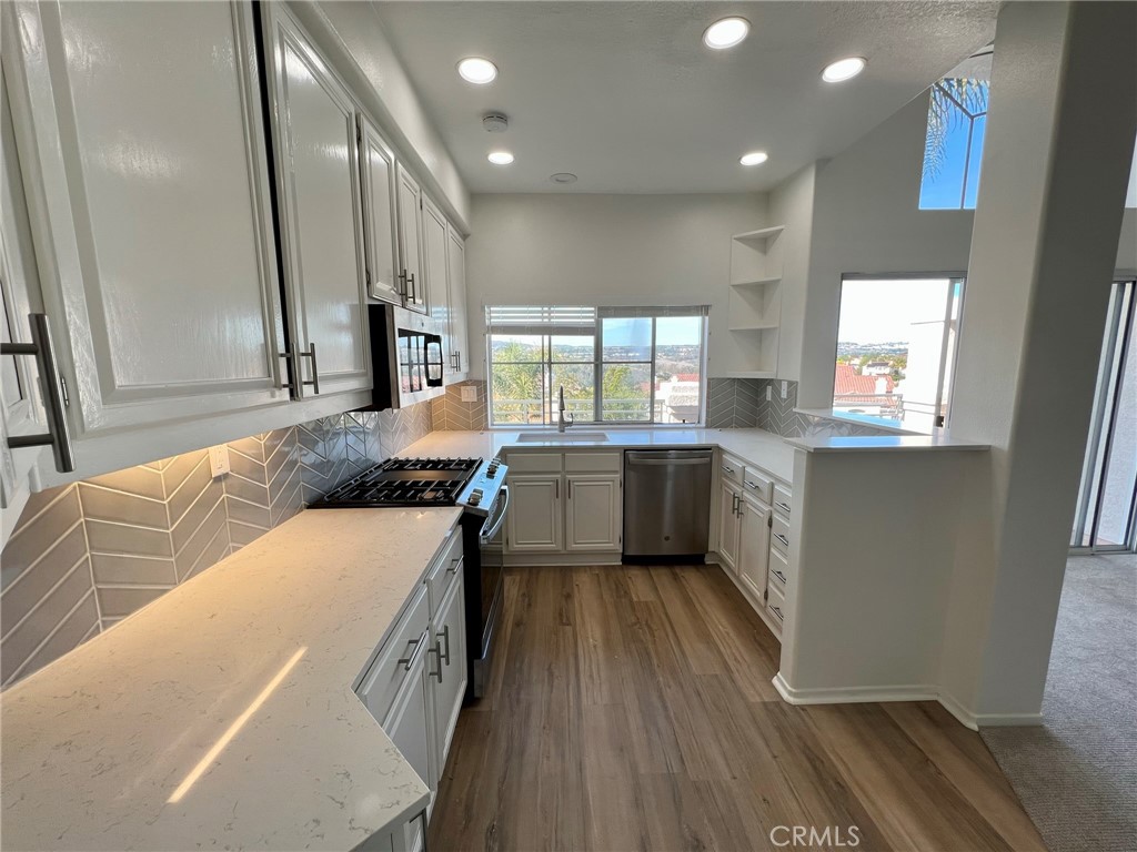 28745 La Triana — photo