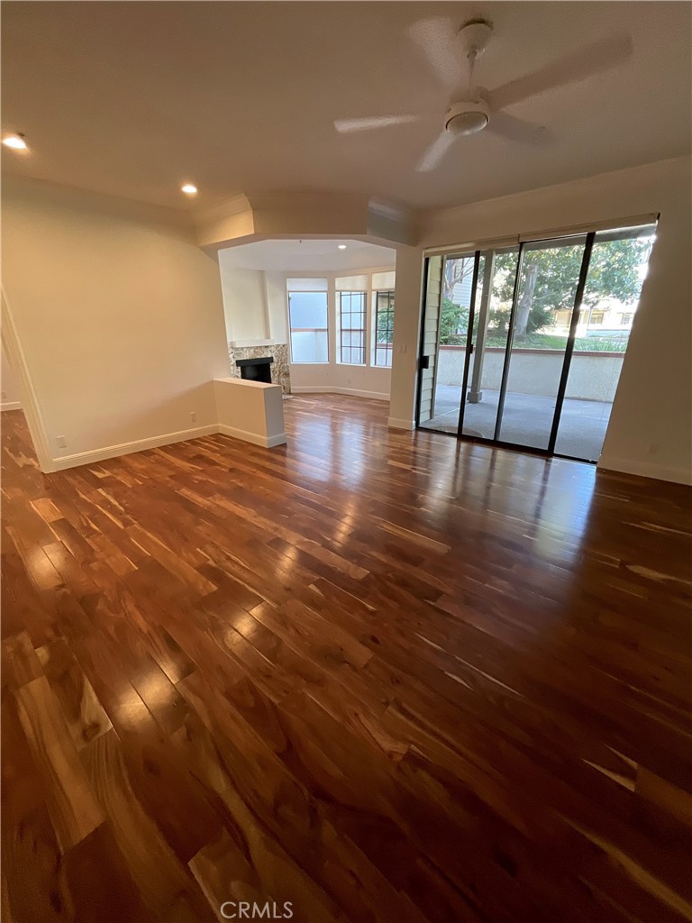 2559 Plaza Del Amo — photo