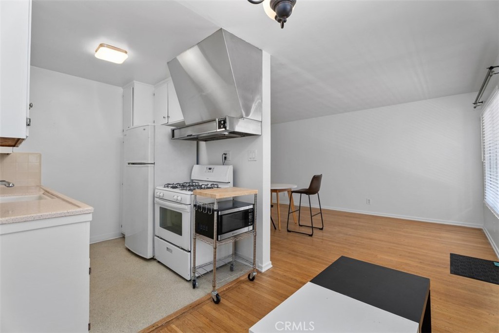 1015 E. Ocean Blvd. Unit 4 — photo